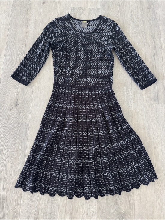 Taylor Dresses & Skirts - Taylor Pleated Long-Sleeve Knit Dress
